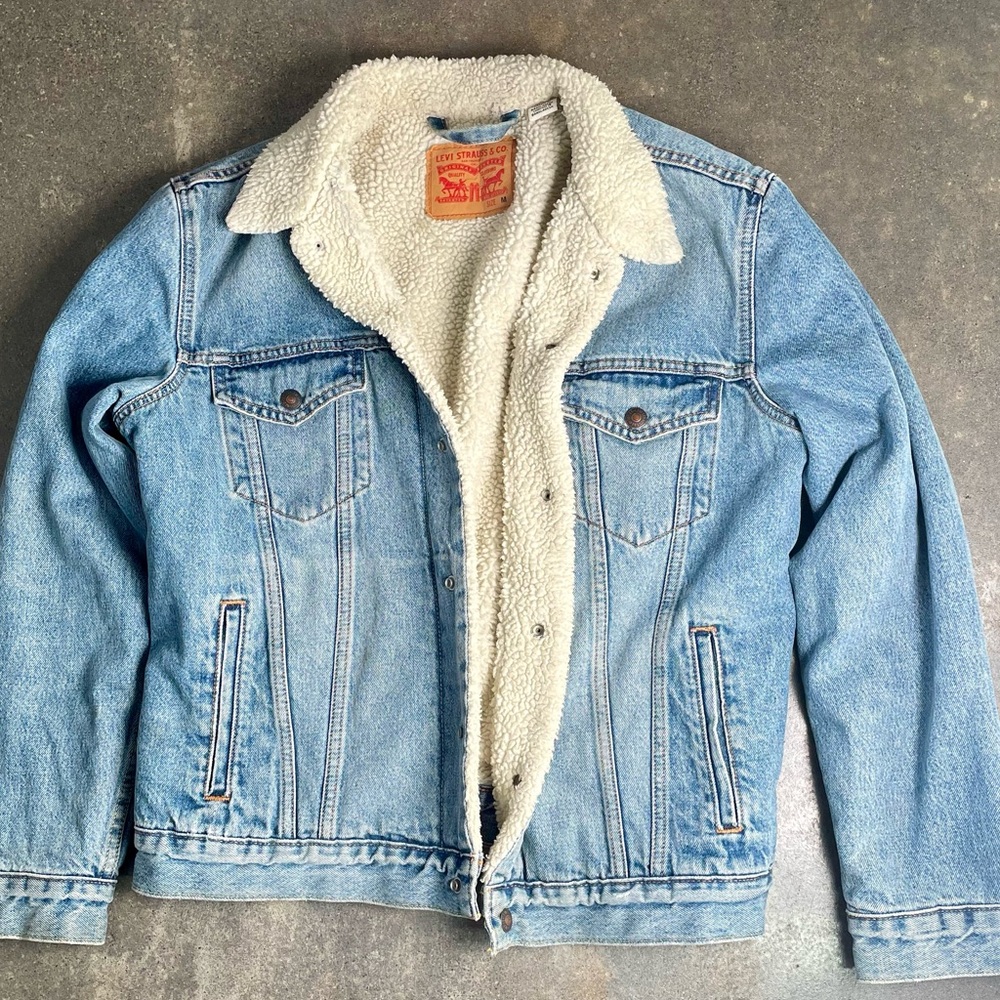 Levis Original Sherpa Lined Trucker Jacket Mens
Medium Blue Light Wash D…